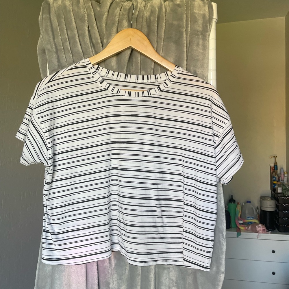 EUC Lululemon Crop Top